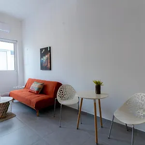 https://prima-gardens.larnacahotels.org